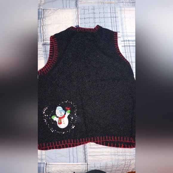 Vintage holiday themed sweater vests - Picture 11 of 15